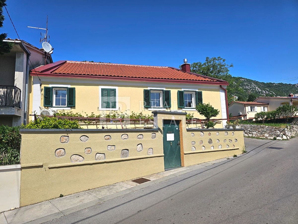 BRIBIR - prenovljena hiša v centru