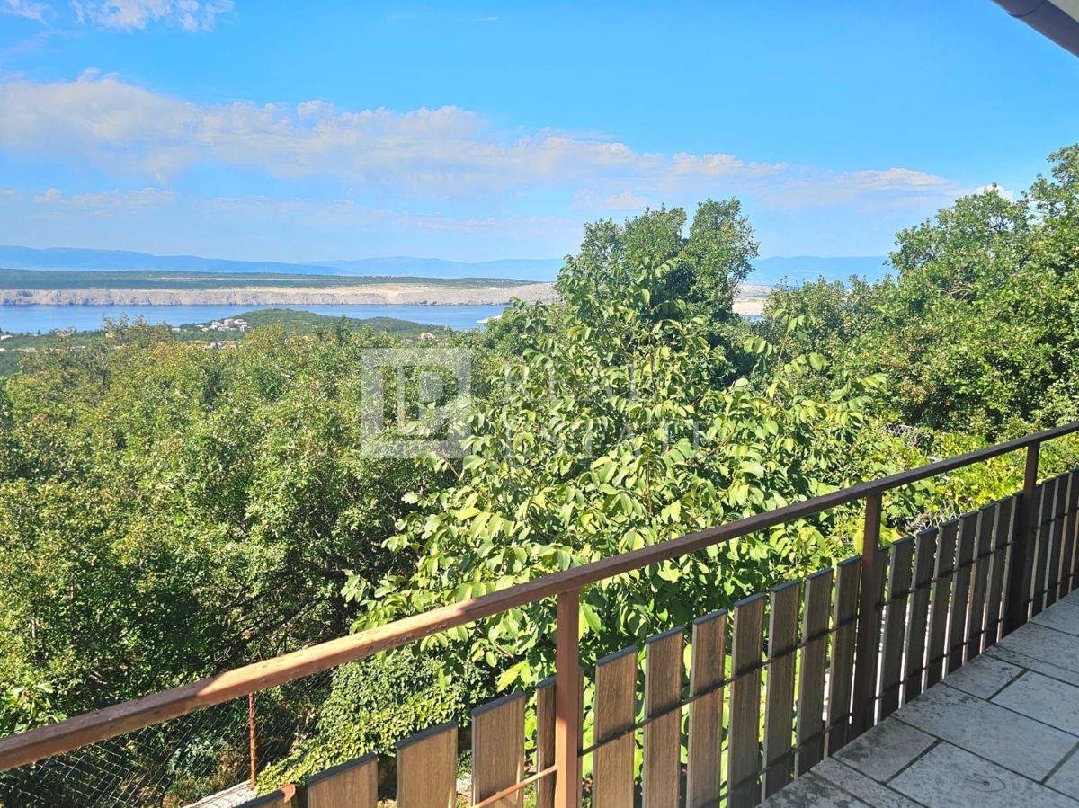 JADRANOVO - samostojna hiša z dvema apartmajema in prostornim vrtom