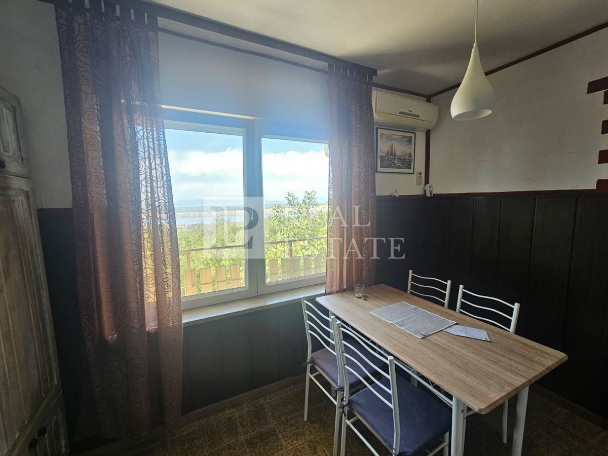 JADRANOVO - samostojna hiša z dvema apartmajema in prostornim vrtom