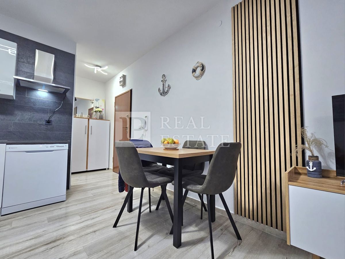 DRAMALJ - privlačno stanovanje v pritličju s teraso