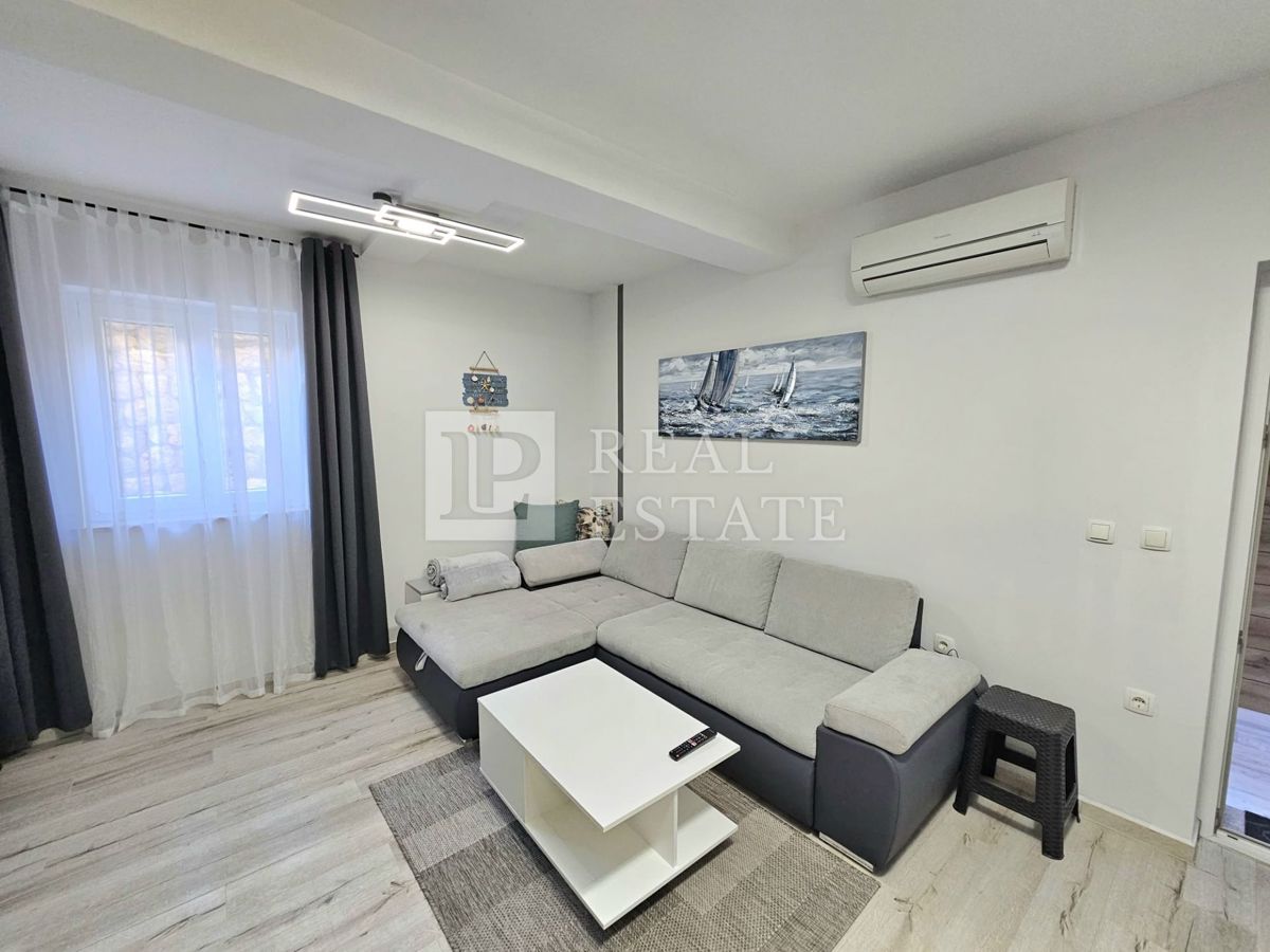 DRAMALJ - privlačno stanovanje v pritličju s teraso