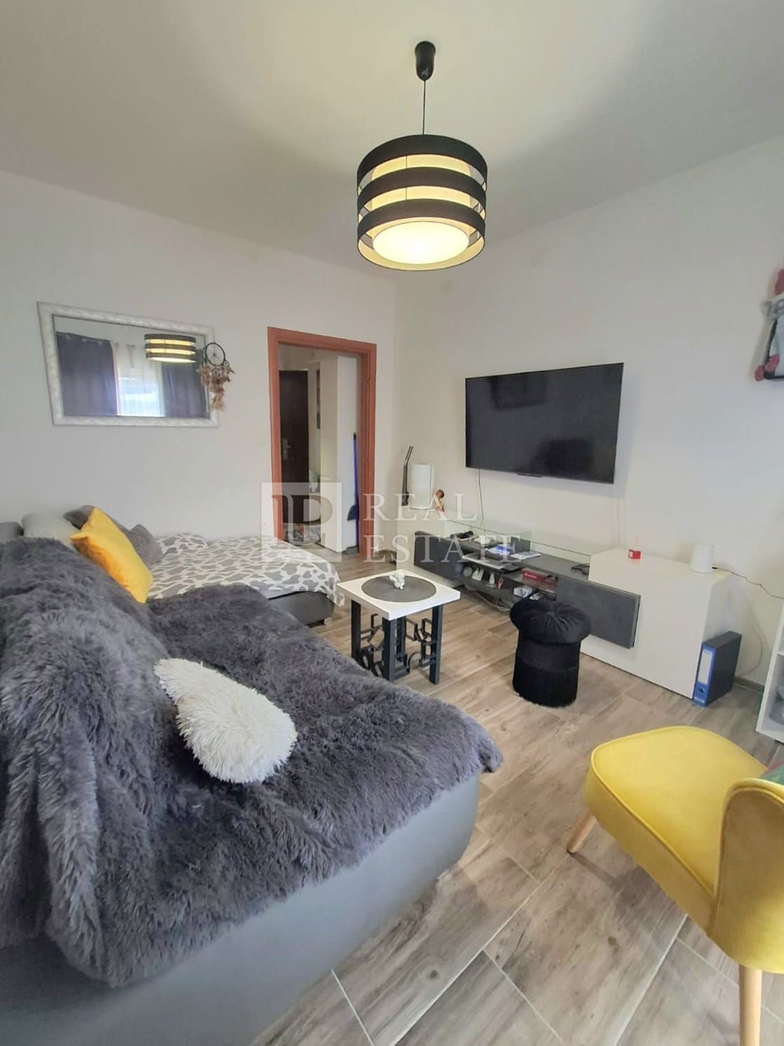 VIŠKOVO - 34 m2 stanovanje v centru