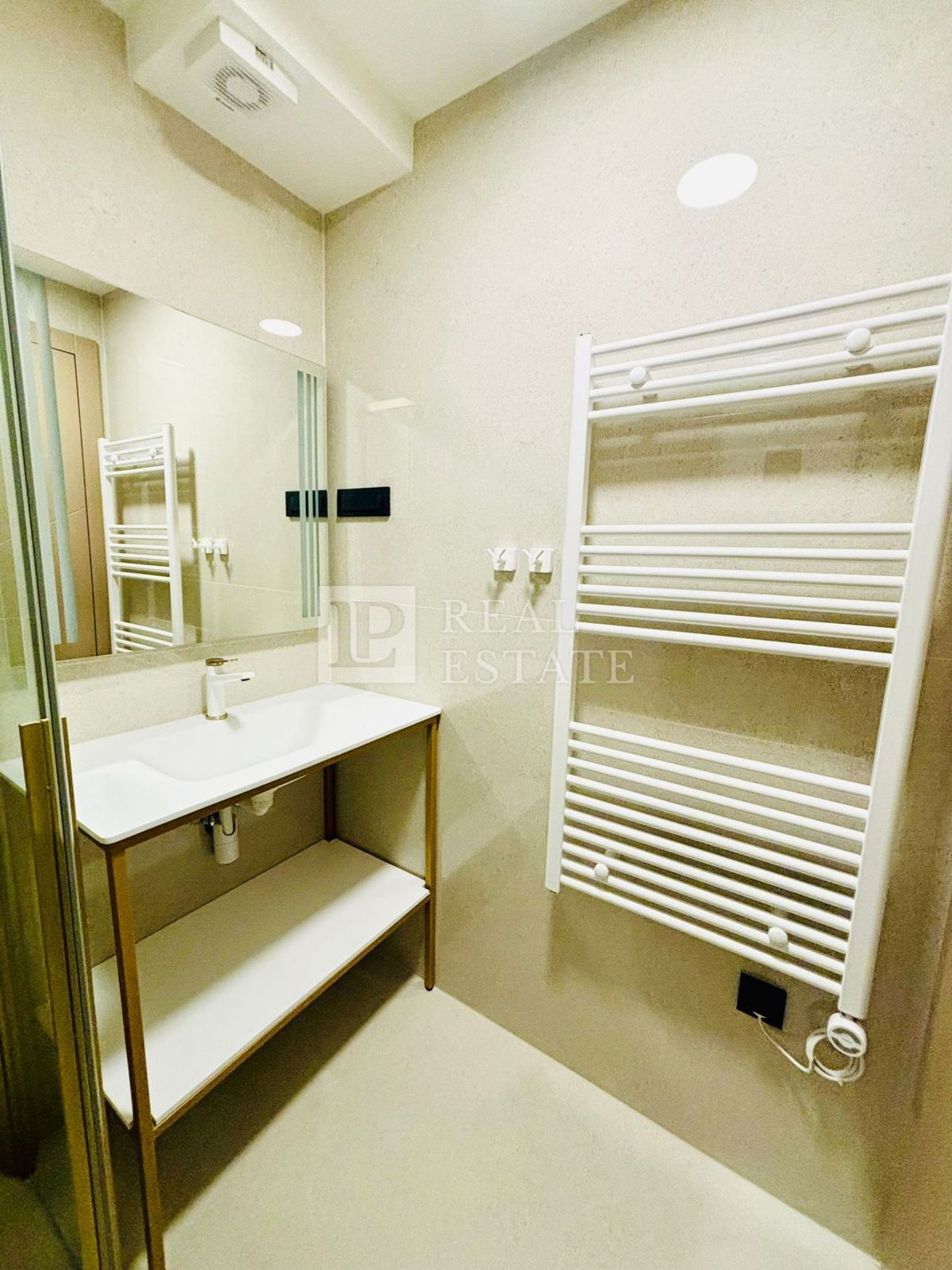 CRIKVENICA - privlačno stanovanje na odlični lokaciji