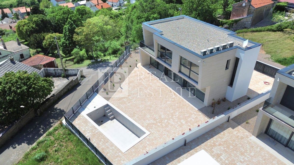 BRIBIR - luksuzna vila z bazenom