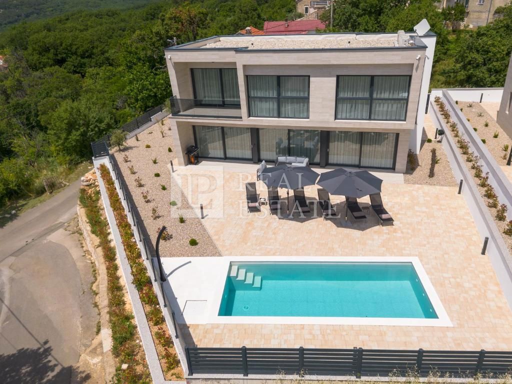 BRIBIR - luksuzna vila z bazenom