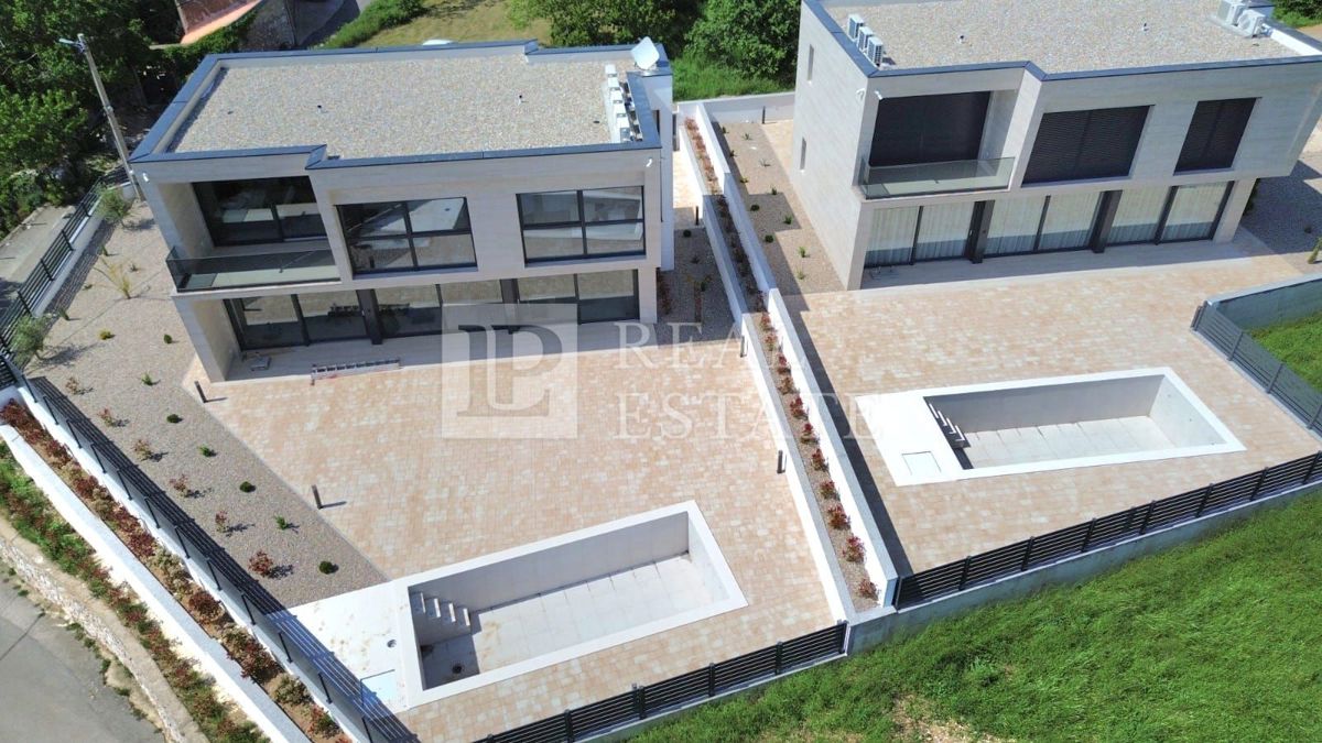 BRIBIR - luksuzna vila z bazenom