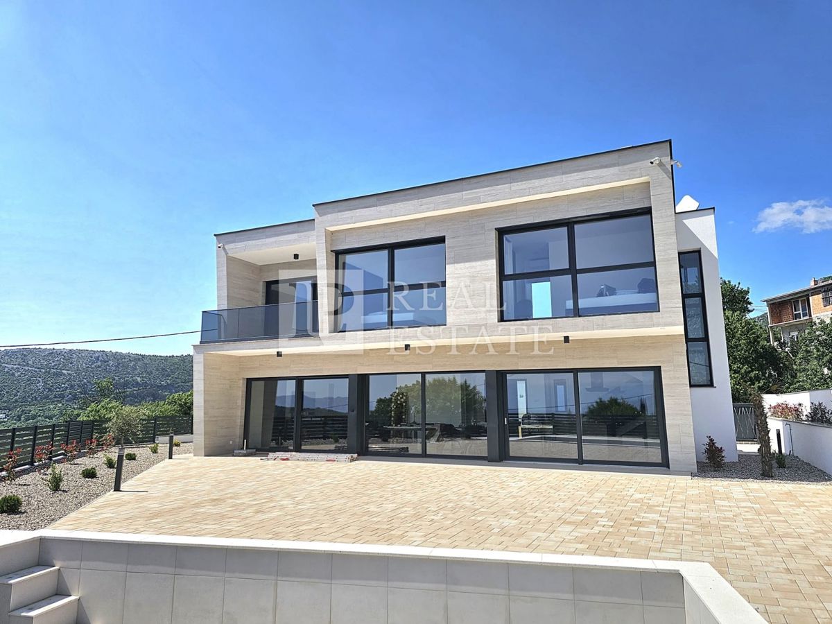 BRIBIR - luksuzna vila z bazenom