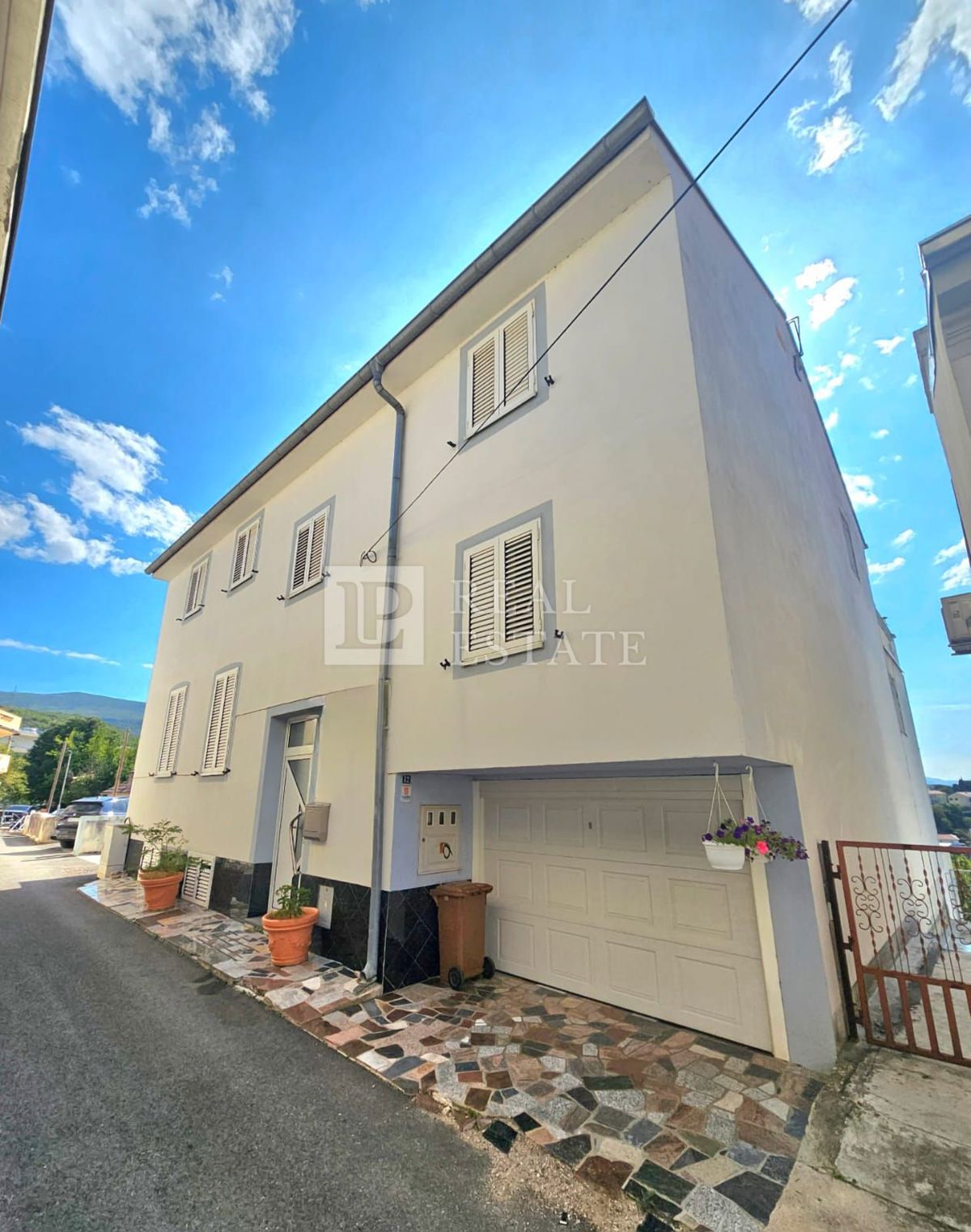 CRIKVENICA - apartmajska hiša z odprtim pogledom na morje