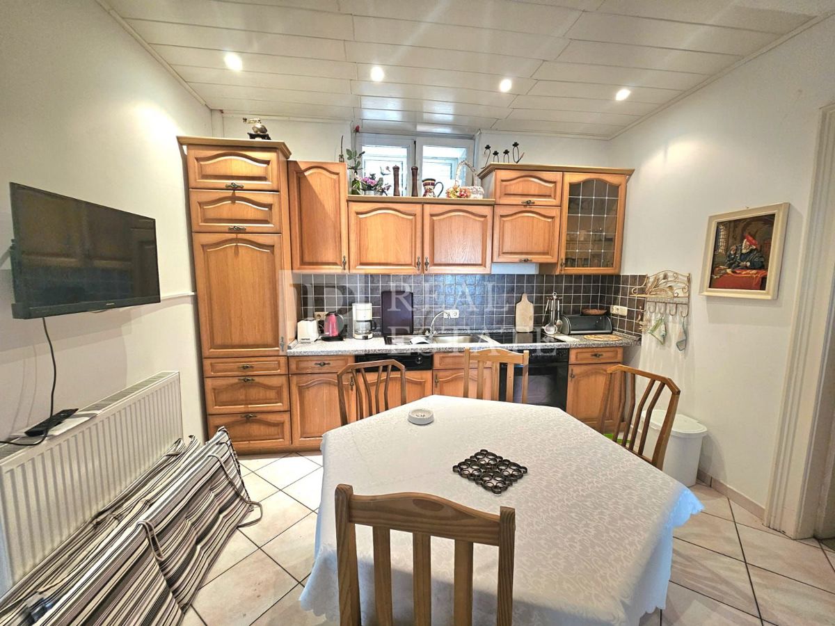 CRIKVENICA - apartmajska hiša z odprtim pogledom na morje