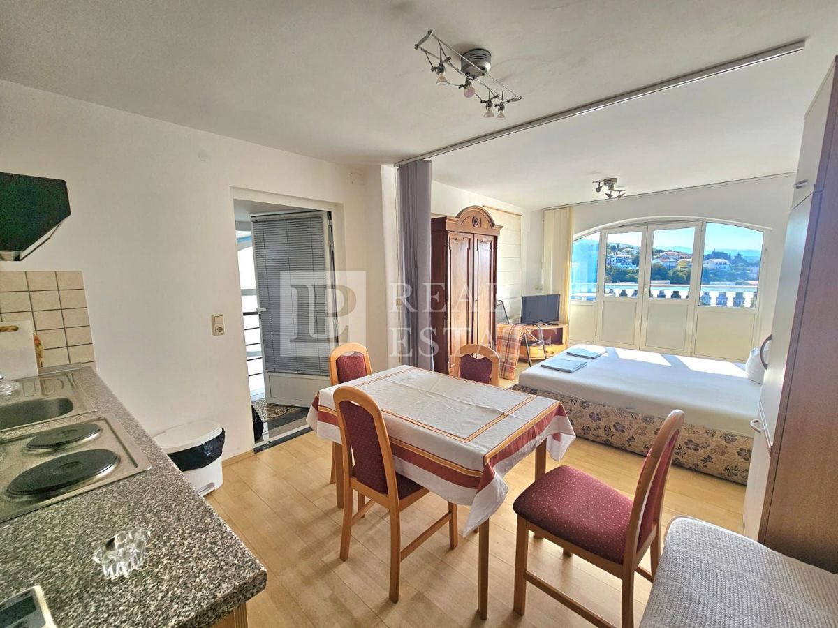 CRIKVENICA - apartmajska hiša z odprtim pogledom na morje