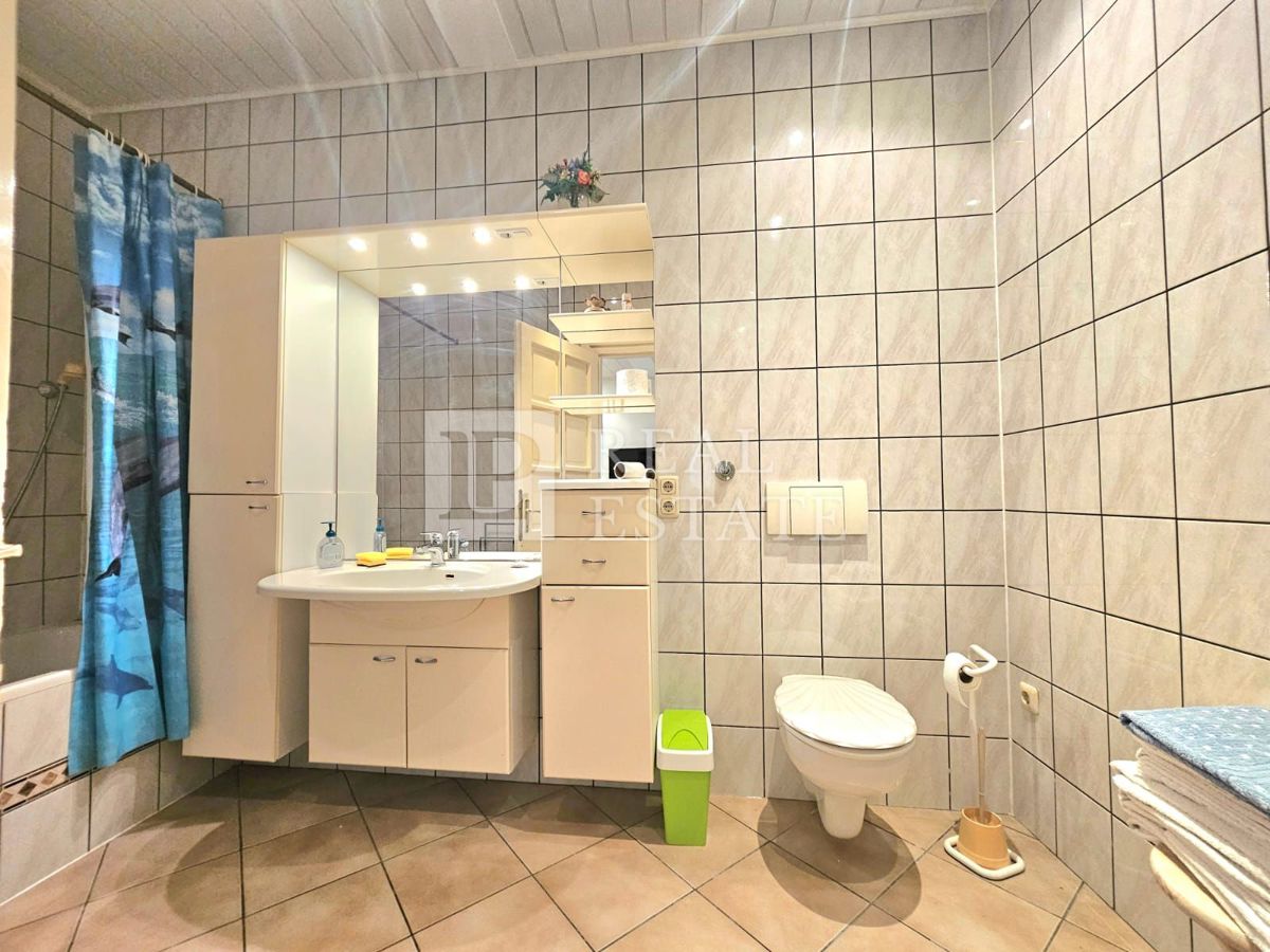 CRIKVENICA - apartmajska hiša z odprtim pogledom na morje