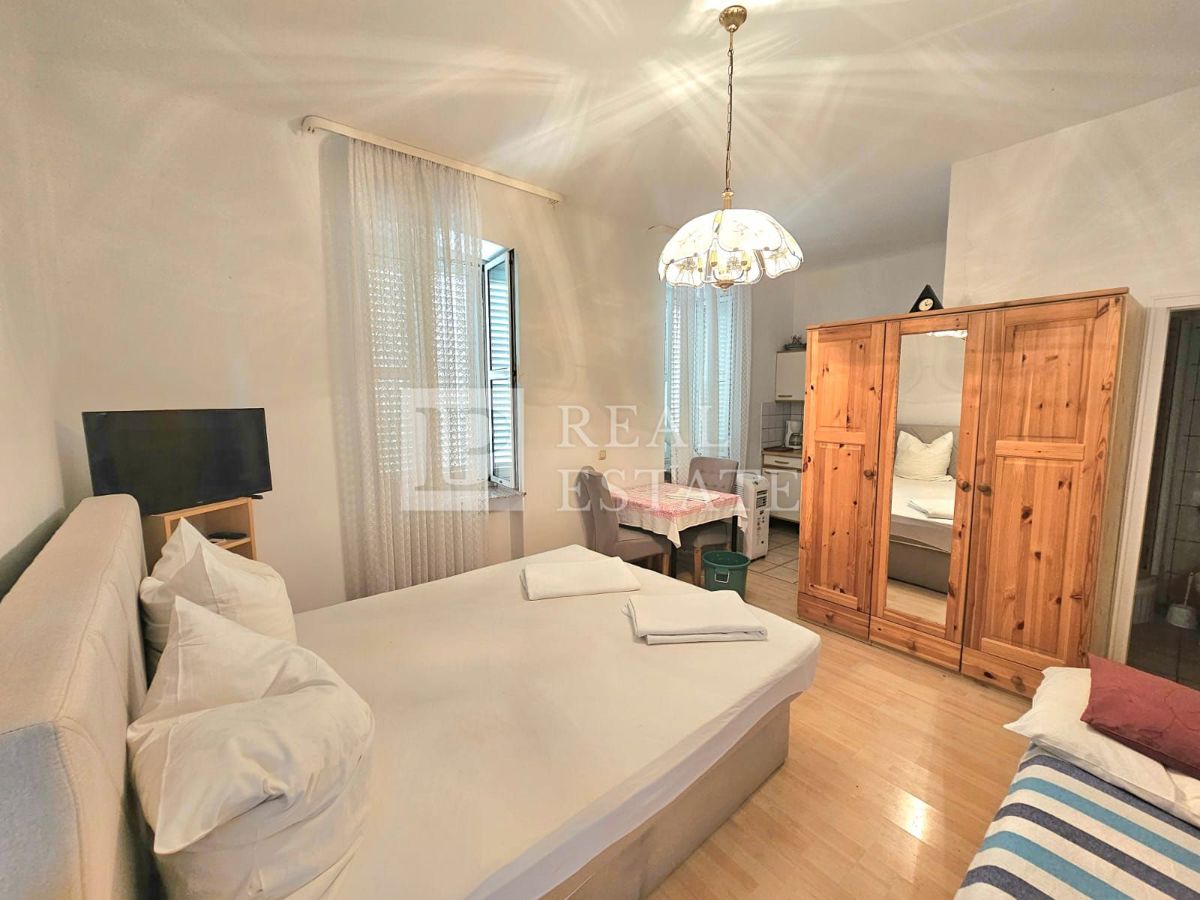 CRIKVENICA - apartmajska hiša z odprtim pogledom na morje