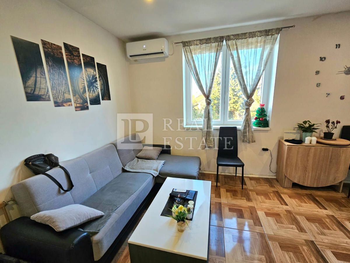 KRALJEVICA - stanovanje v pritličju 100 metrov od morja