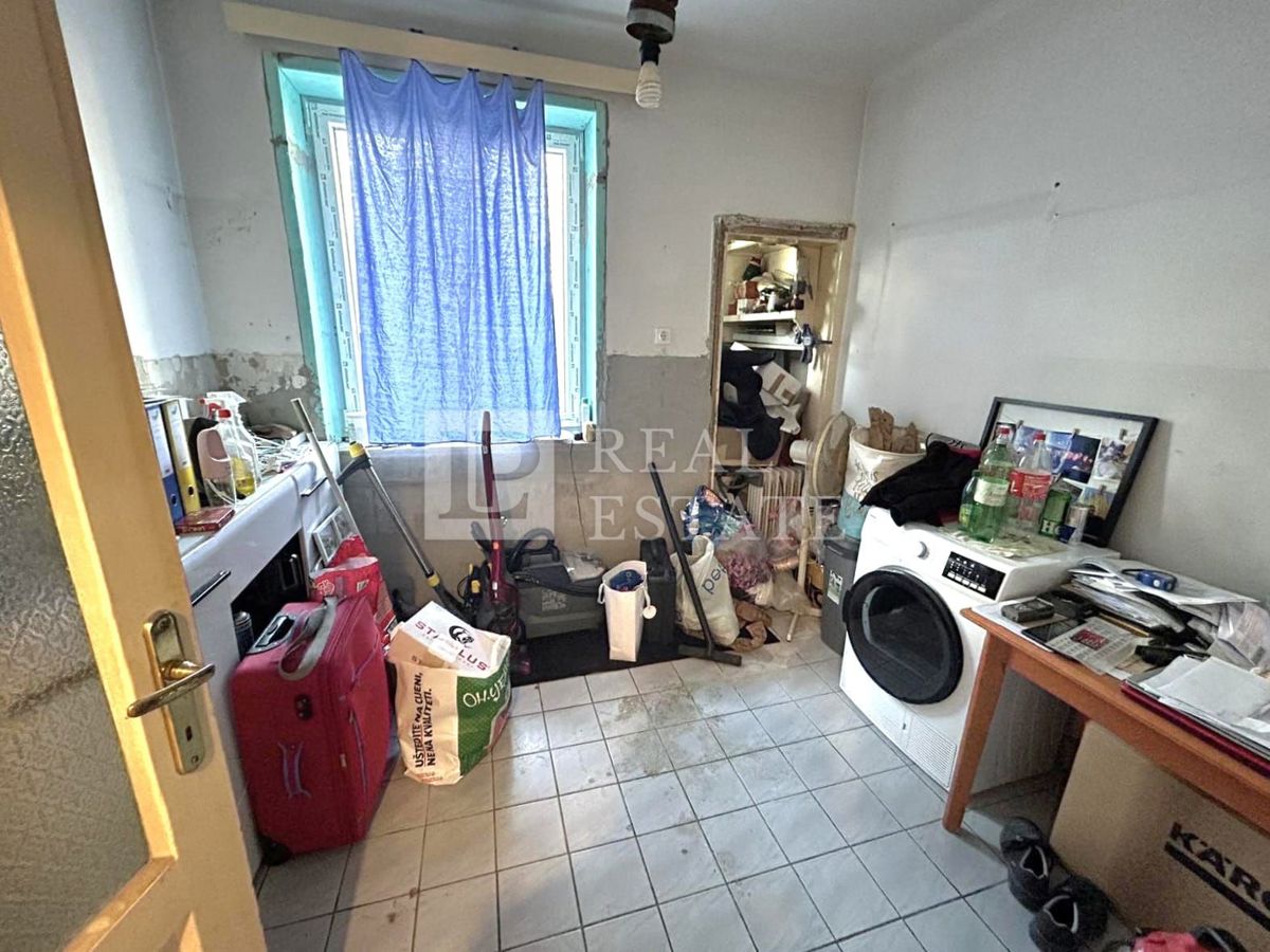 KRALJEVICA - stanovanje v pritličju 100 metrov od morja