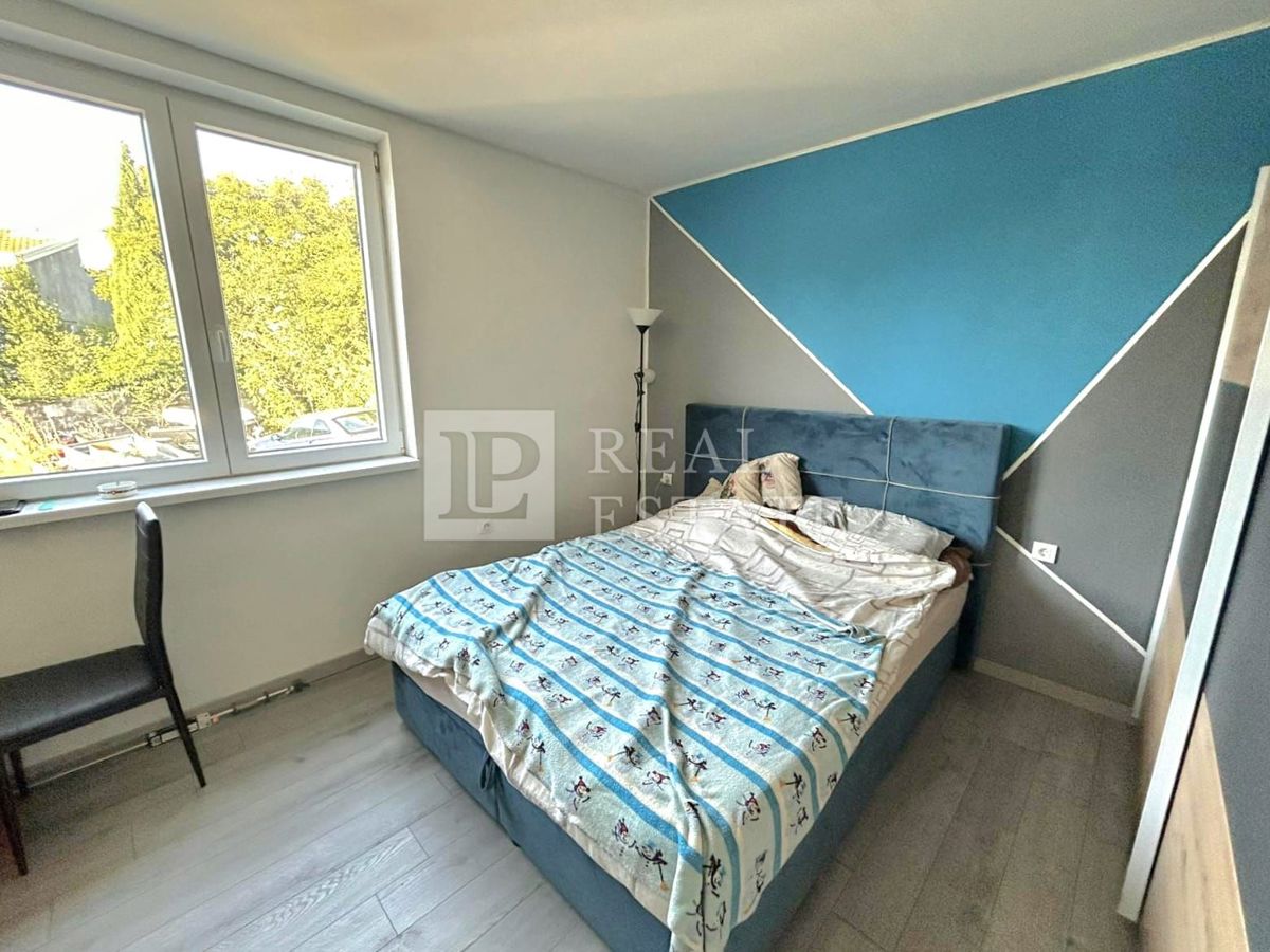 KRALJEVICA - stanovanje v pritličju 100 metrov od morja