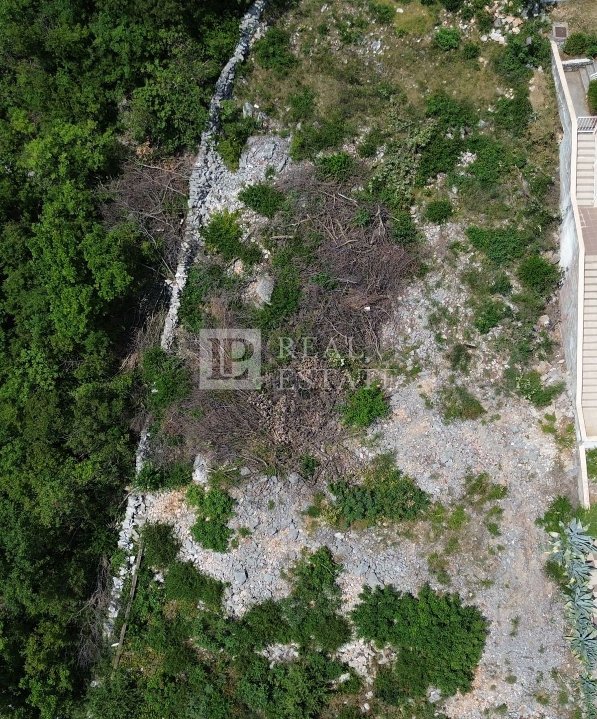 JADRANOVO - gradbeno zemljišče 200 metrov od morja