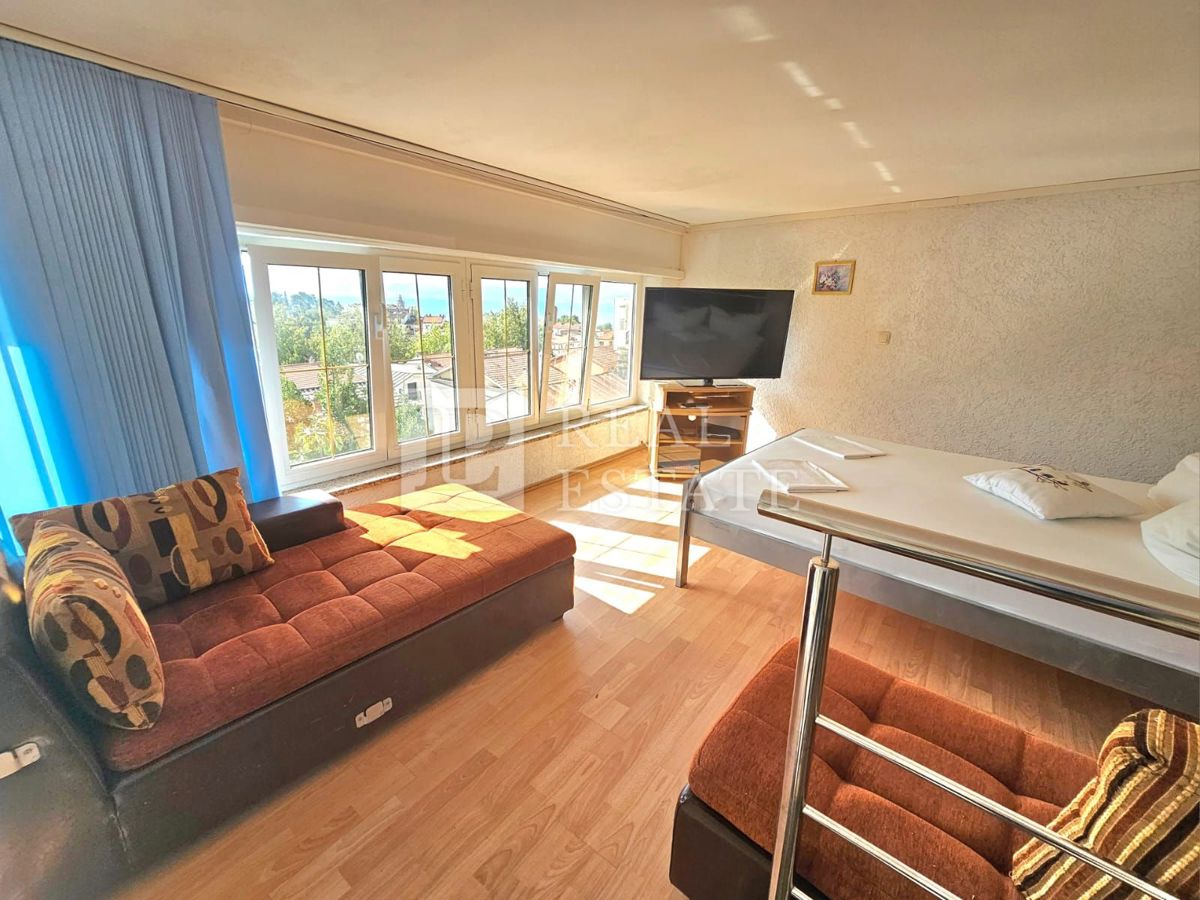 CRIKVENICA - stanovanjski objekt z 8 apartmaji