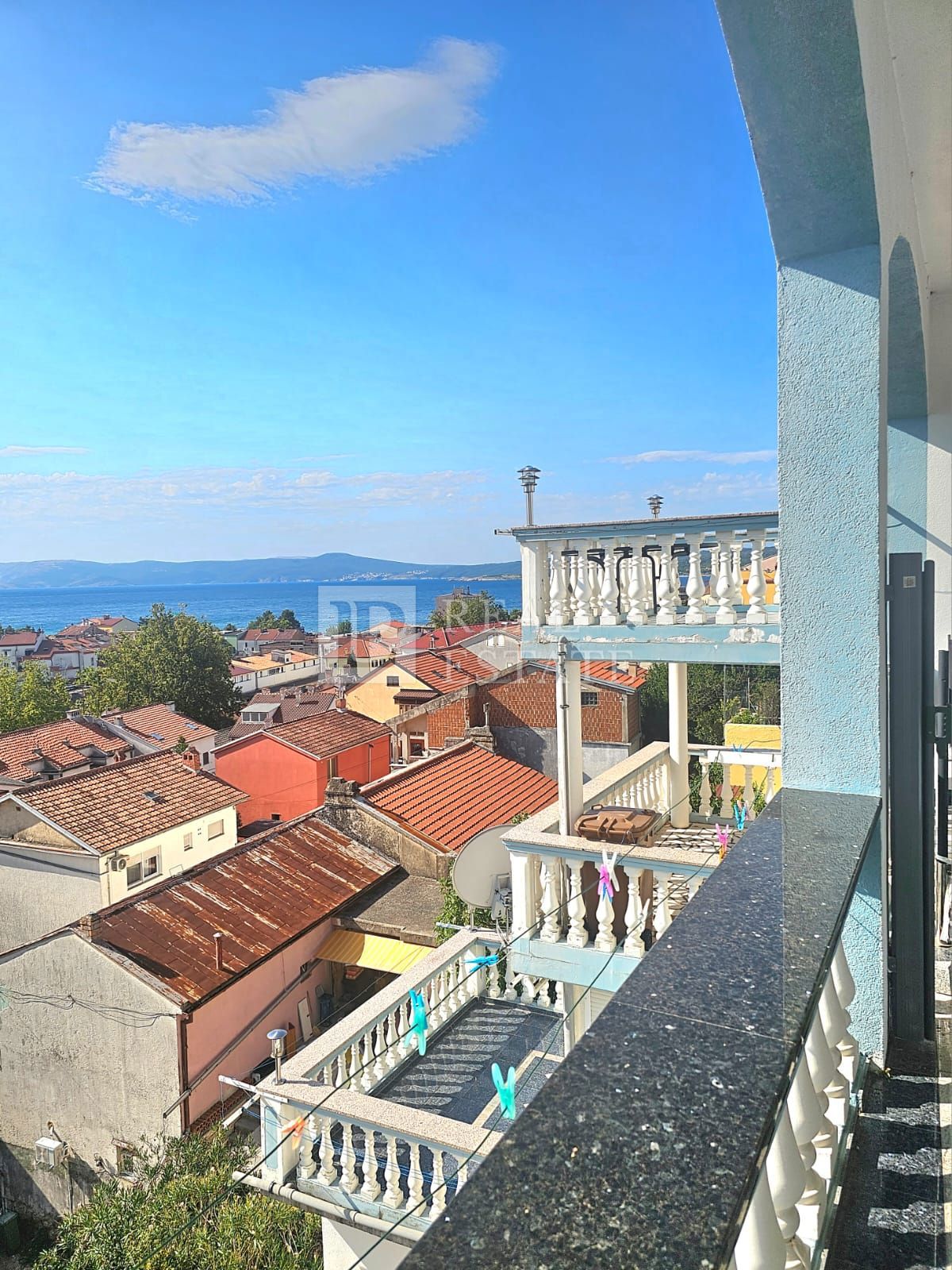 CRIKVENICA - stanovanjski objekt z 8 apartmaji