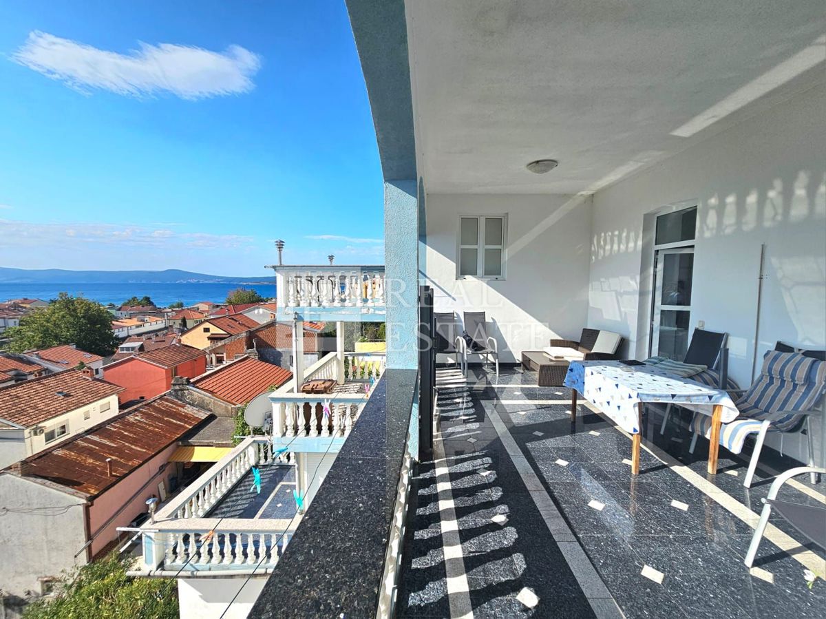 CRIKVENICA - stanovanjski objekt z 8 apartmaji