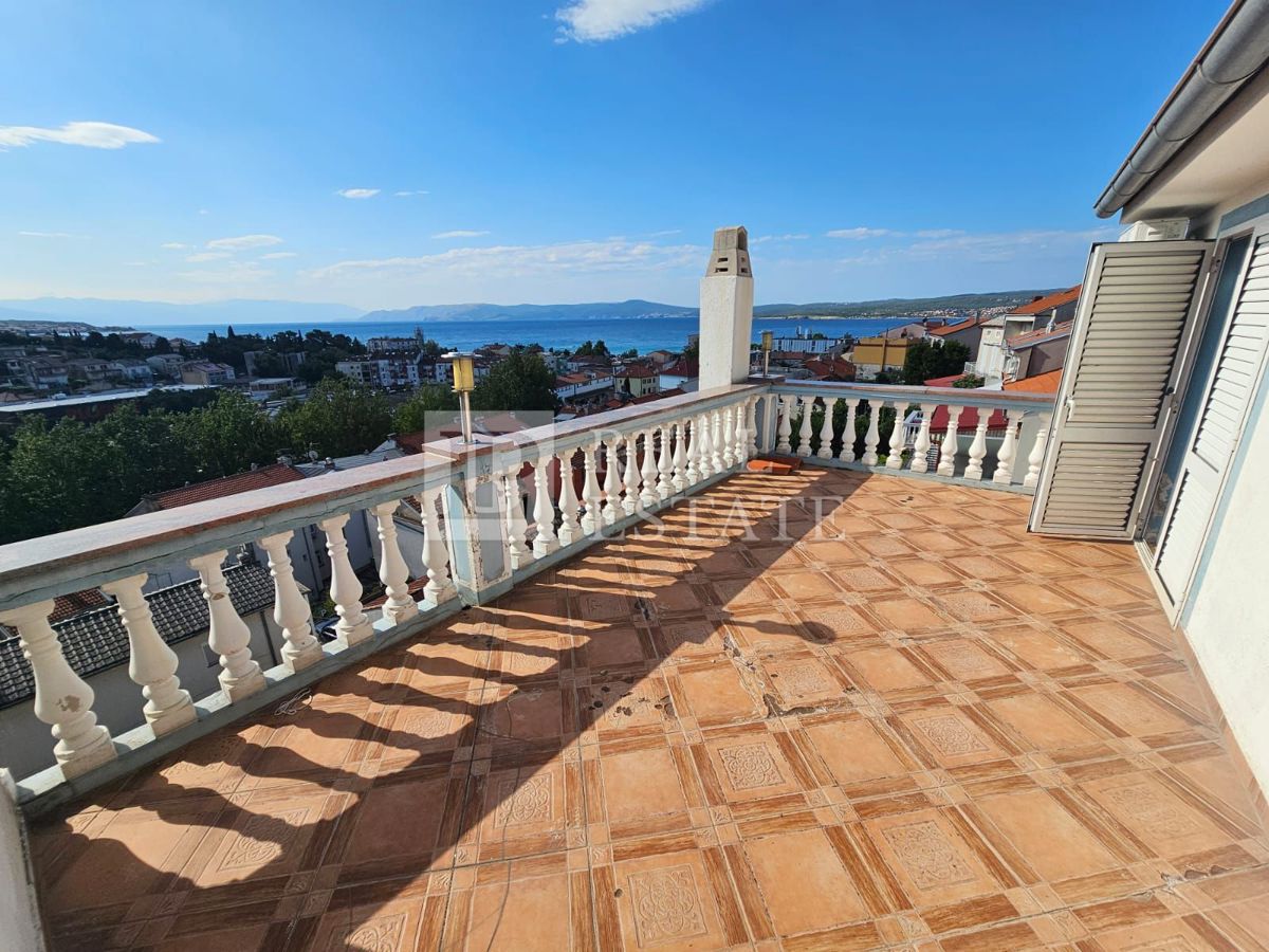CRIKVENICA - stanovanjski objekt z 8 apartmaji