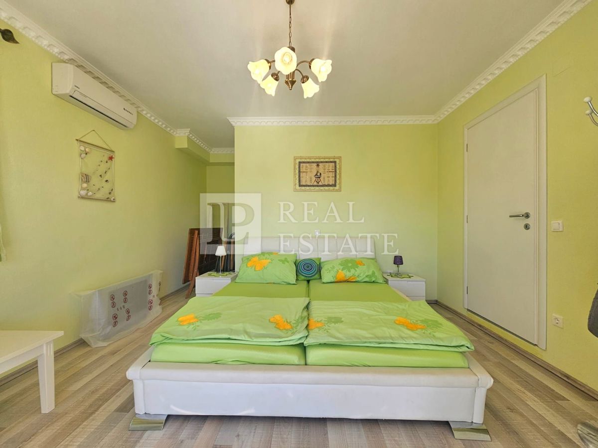 JADRANOVO - EKSKLUZIVNA PRODAJA - stanovanje s teraso in kletjo na fantastični lokaciji