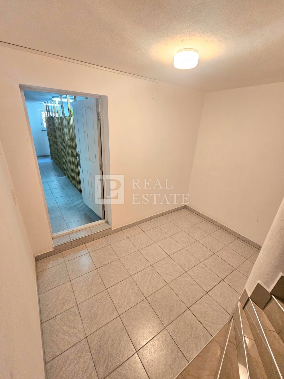 JADRANOVO - EKSKLUZIVNA PRODAJA - stanovanje s teraso in kletjo na fantastični lokaciji