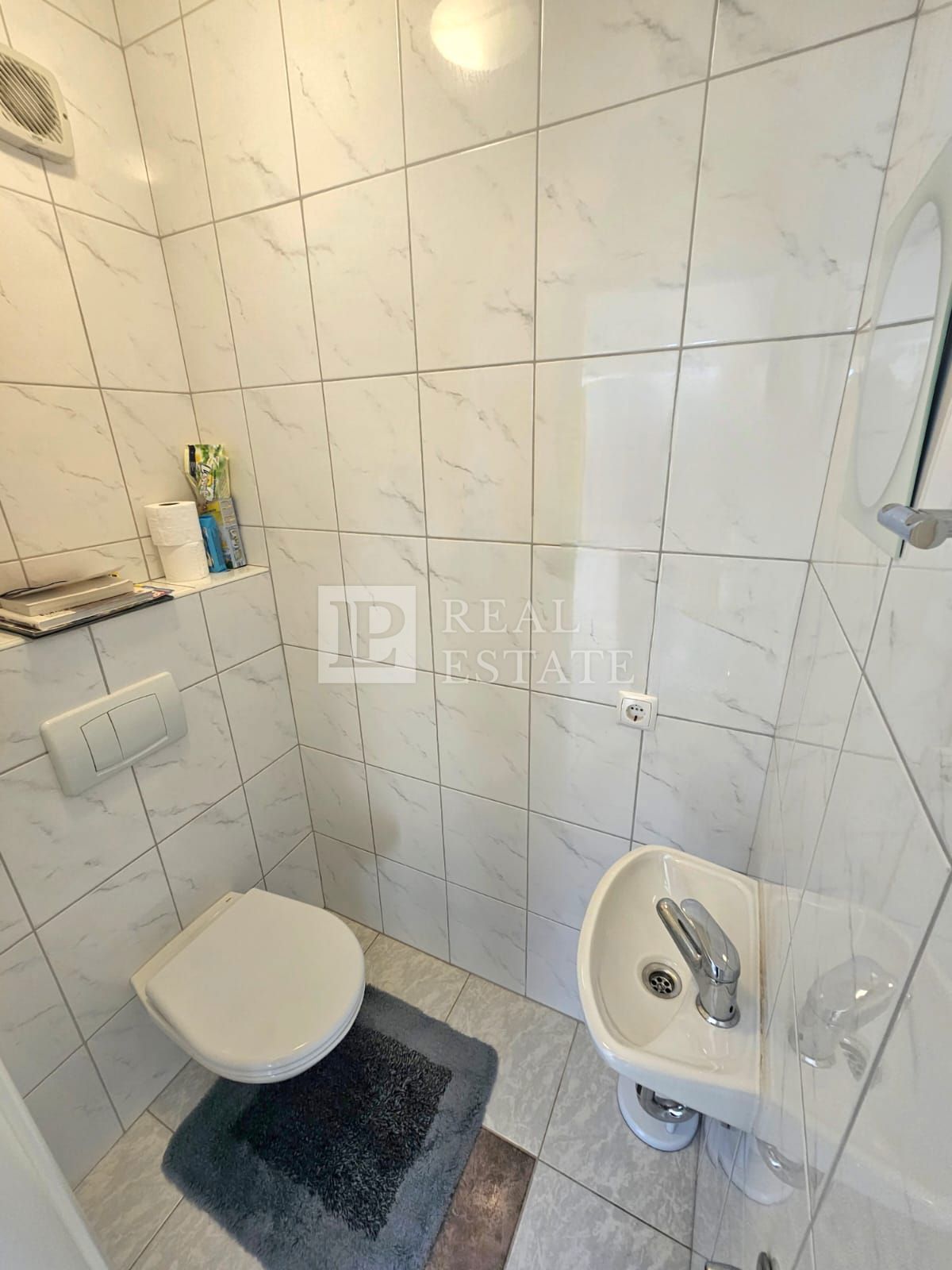 JADRANOVO – EKSKLUZIVNA PRODAJA – 2-sobno stanovanje, 200 metrov od morja