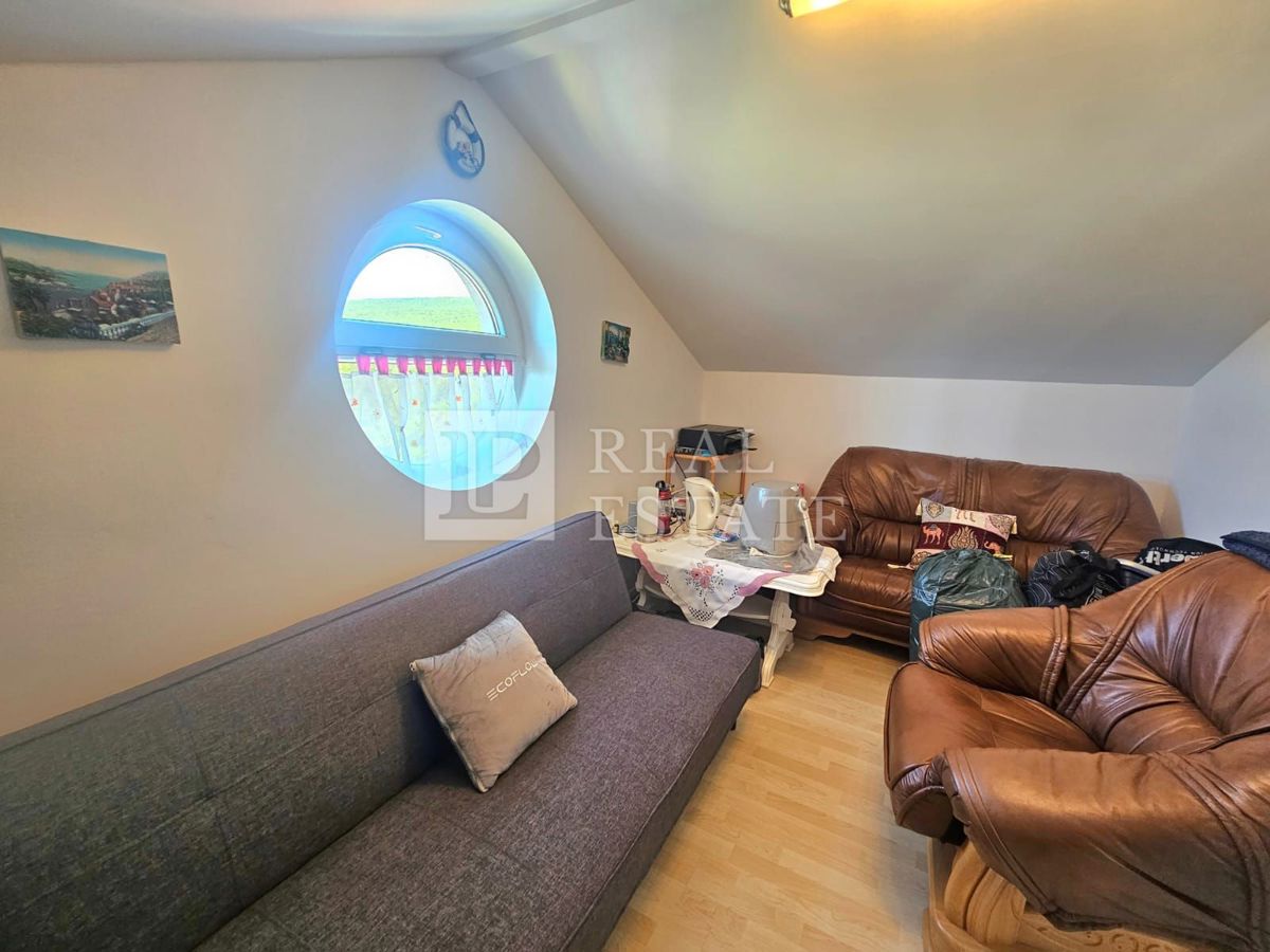 JADRANOVO – EKSKLUZIVNA PRODAJA – 2-sobno stanovanje, 200 metrov od morja