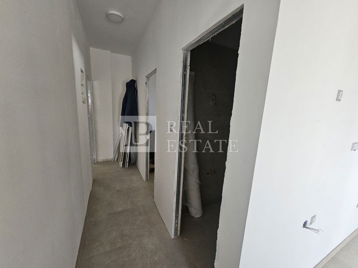 CRIKVENICA - enosobno stanovanje v bližini vseh storitev