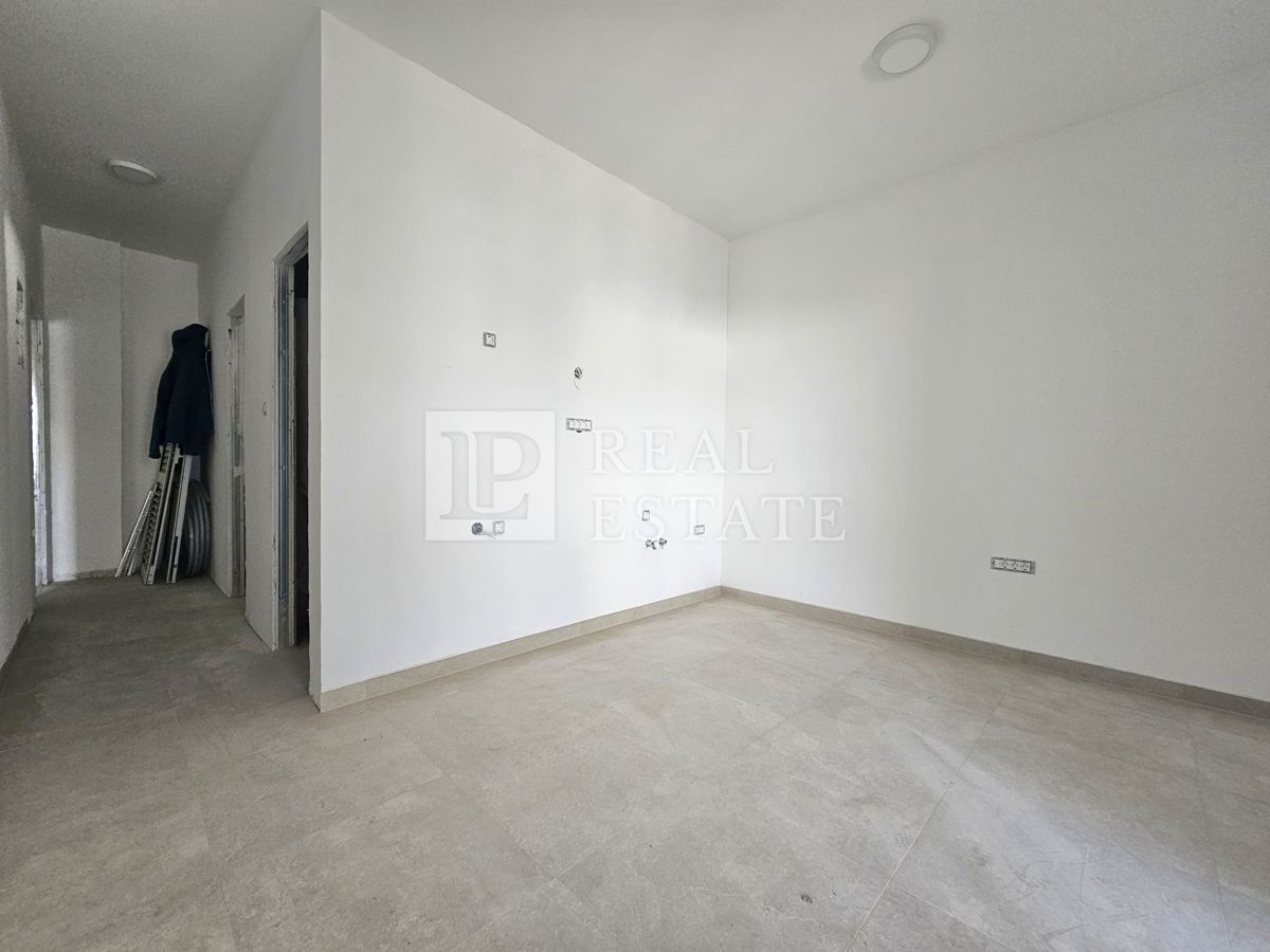 CRIKVENICA - enosobno stanovanje v bližini vseh storitev