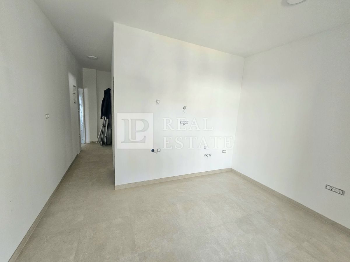 CRIKVENICA - enosobno stanovanje v bližini vseh storitev