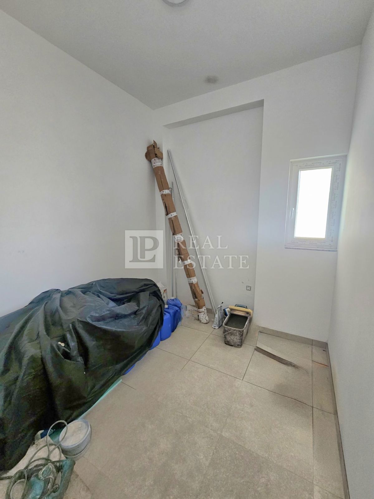 CRIKVENICA - enosobno stanovanje v bližini vseh storitev