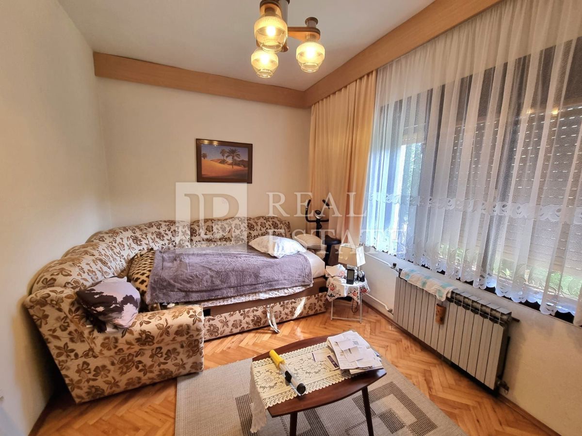 BRIBIR - samostojna hiša s štirimi apartmaji