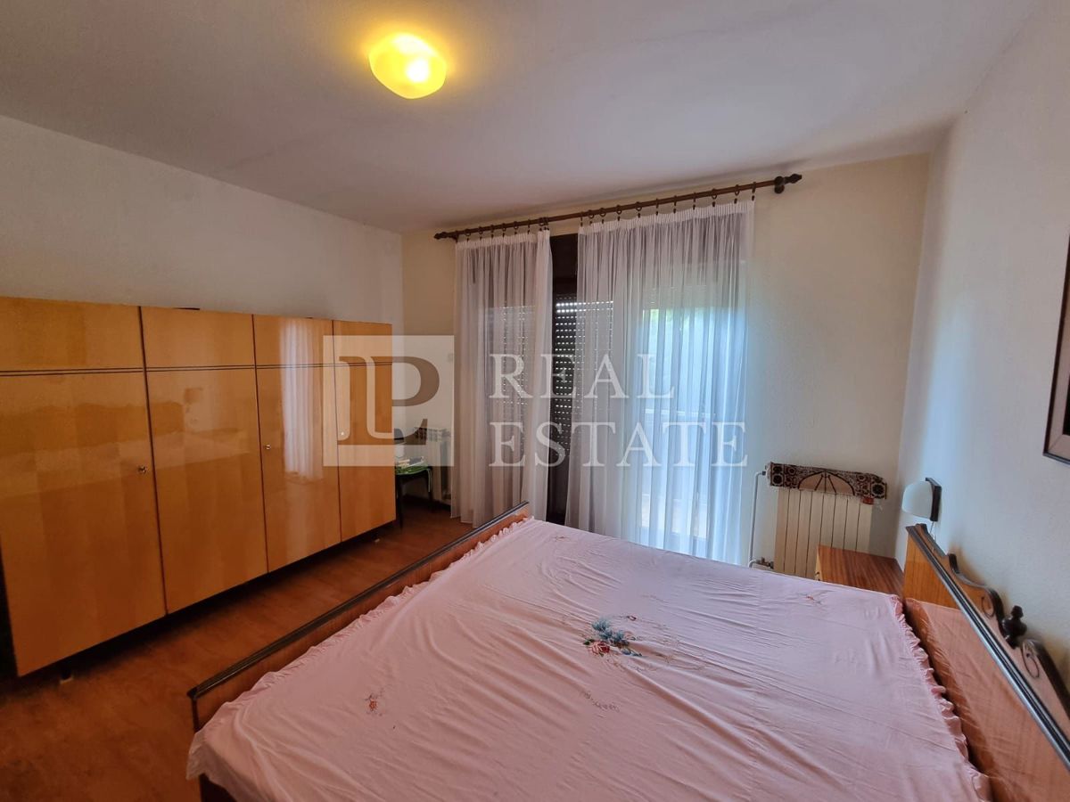 BRIBIR - samostojna hiša s štirimi apartmaji