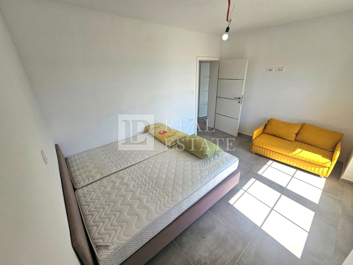CRIKVENICA - dvosobni apartma s pogledom na morje
