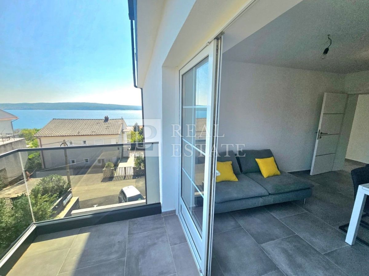 CRIKVENICA - dvosobni apartma s pogledom na morje