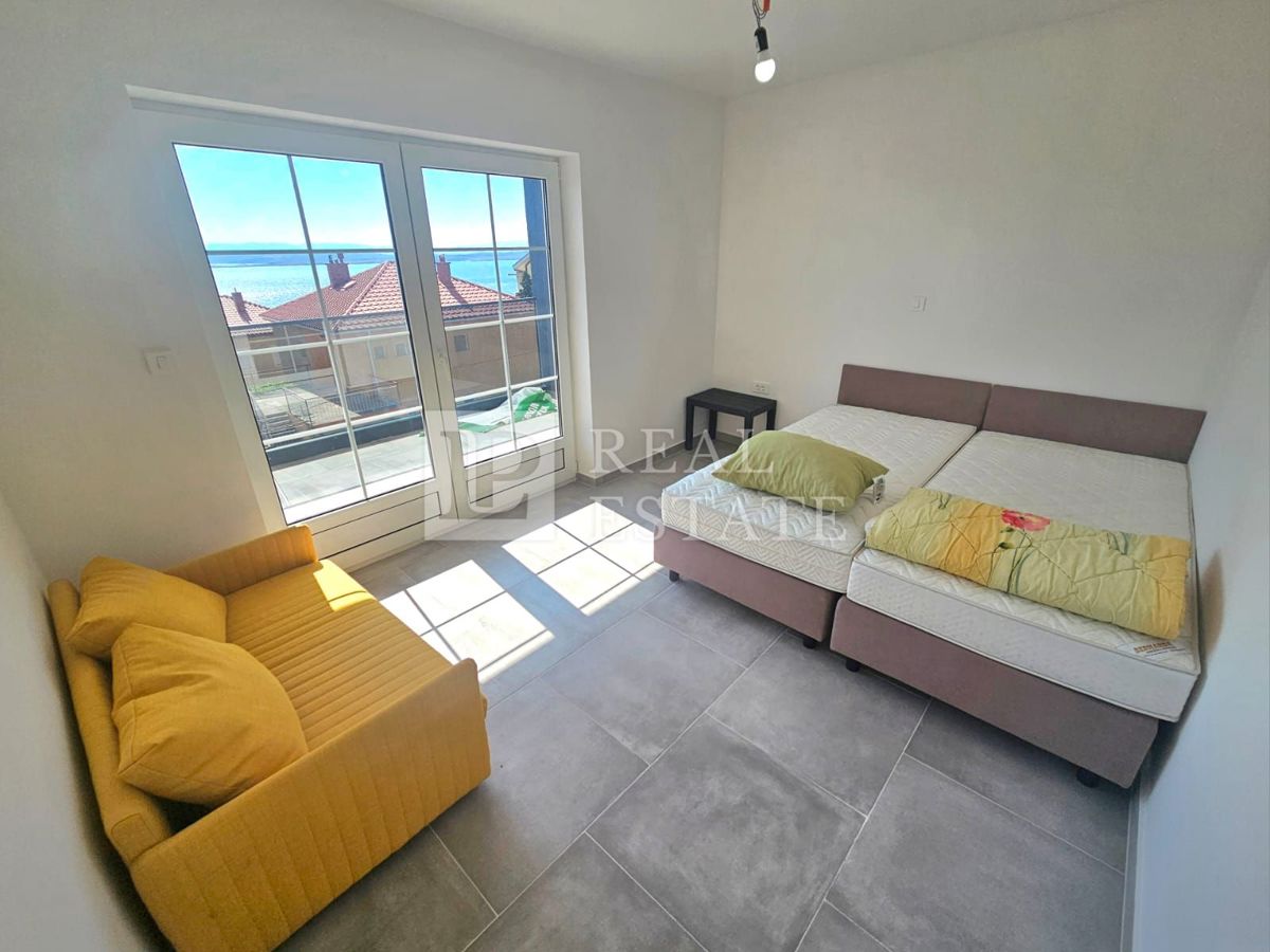 CRIKVENICA - dvosobni apartma s pogledom na morje