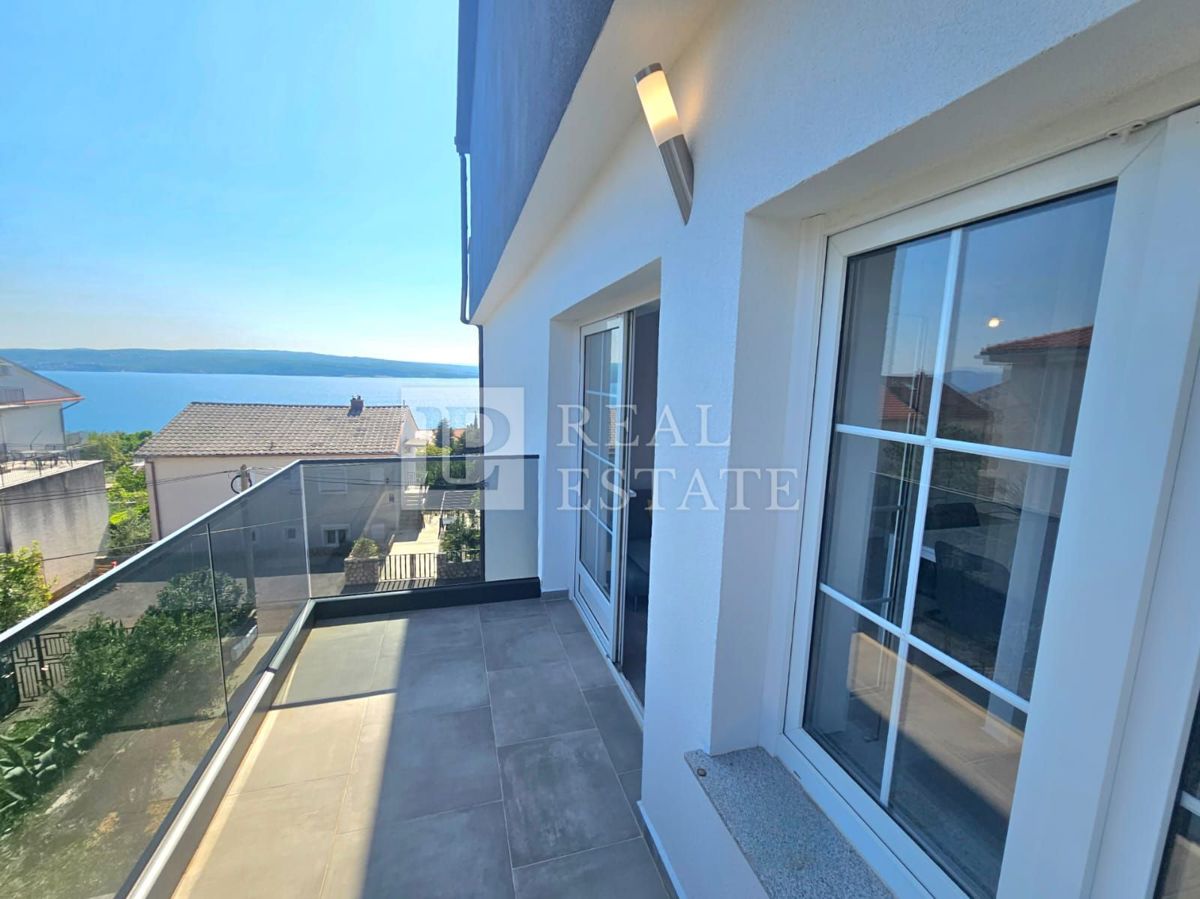 CRIKVENICA - dvosobni apartma s pogledom na morje