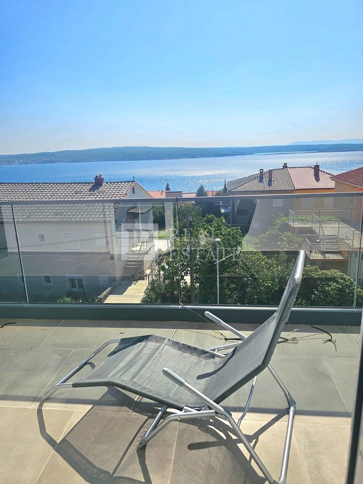 CRIKVENICA - dvosobni apartma s pogledom na morje