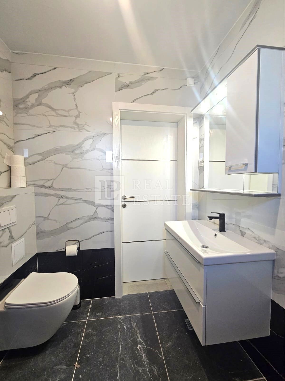 CRIKVENICA - dvosobni apartma s pogledom na morje
