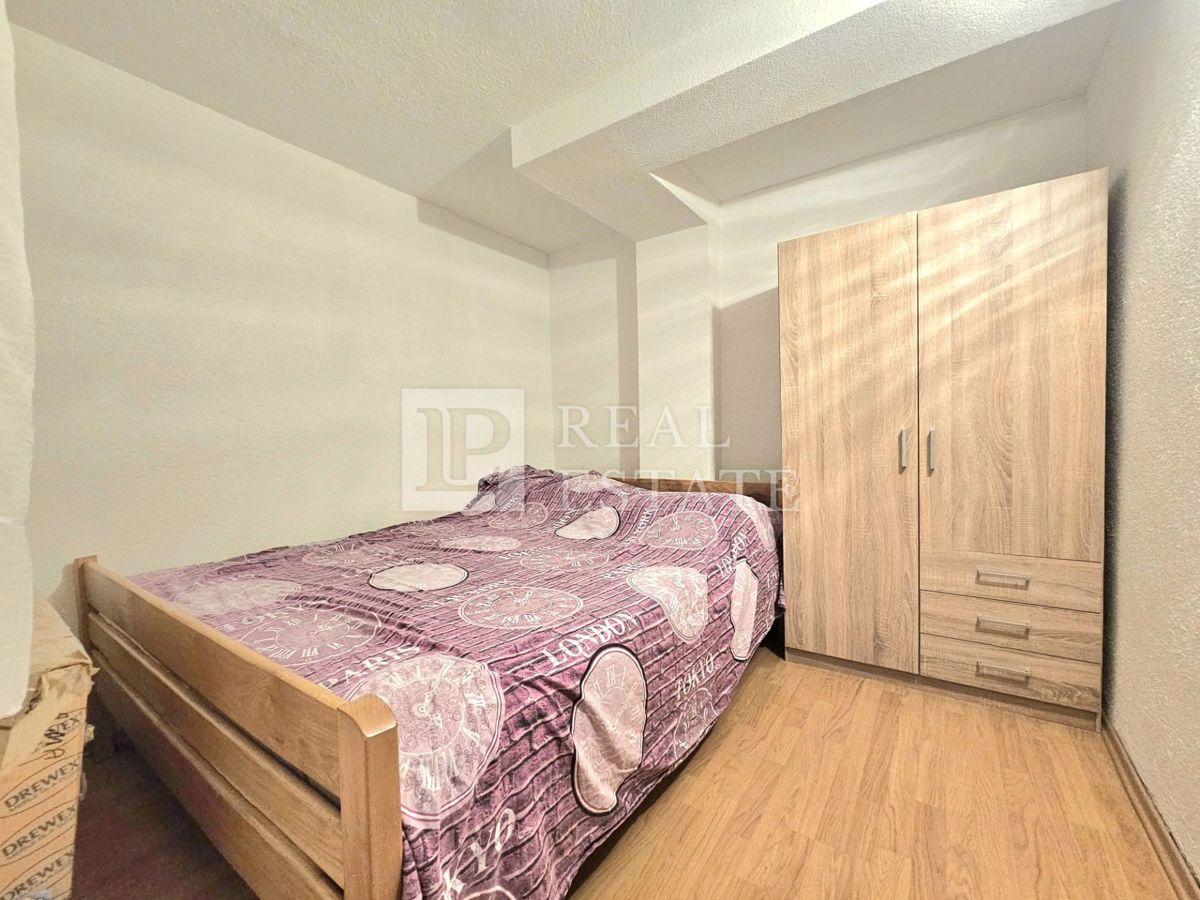 NOVI VINODOLSKI - trosobno stanovanje 150 metrov od morja