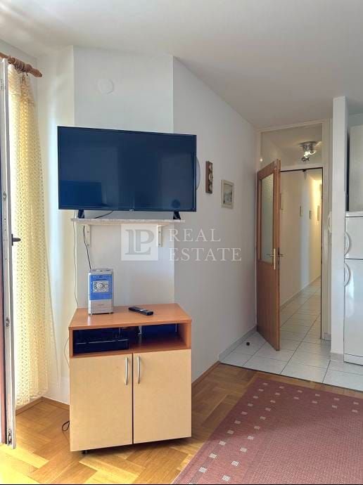CRIKVENICA - 2-sobno stanovanje 500 metrov od morja