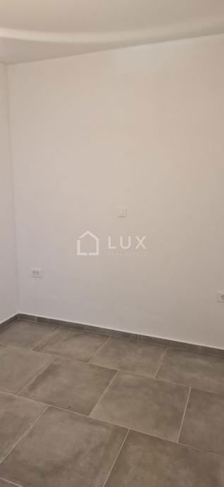CRIKVENICA - stanovanje, visoko pritličje, 47m2
