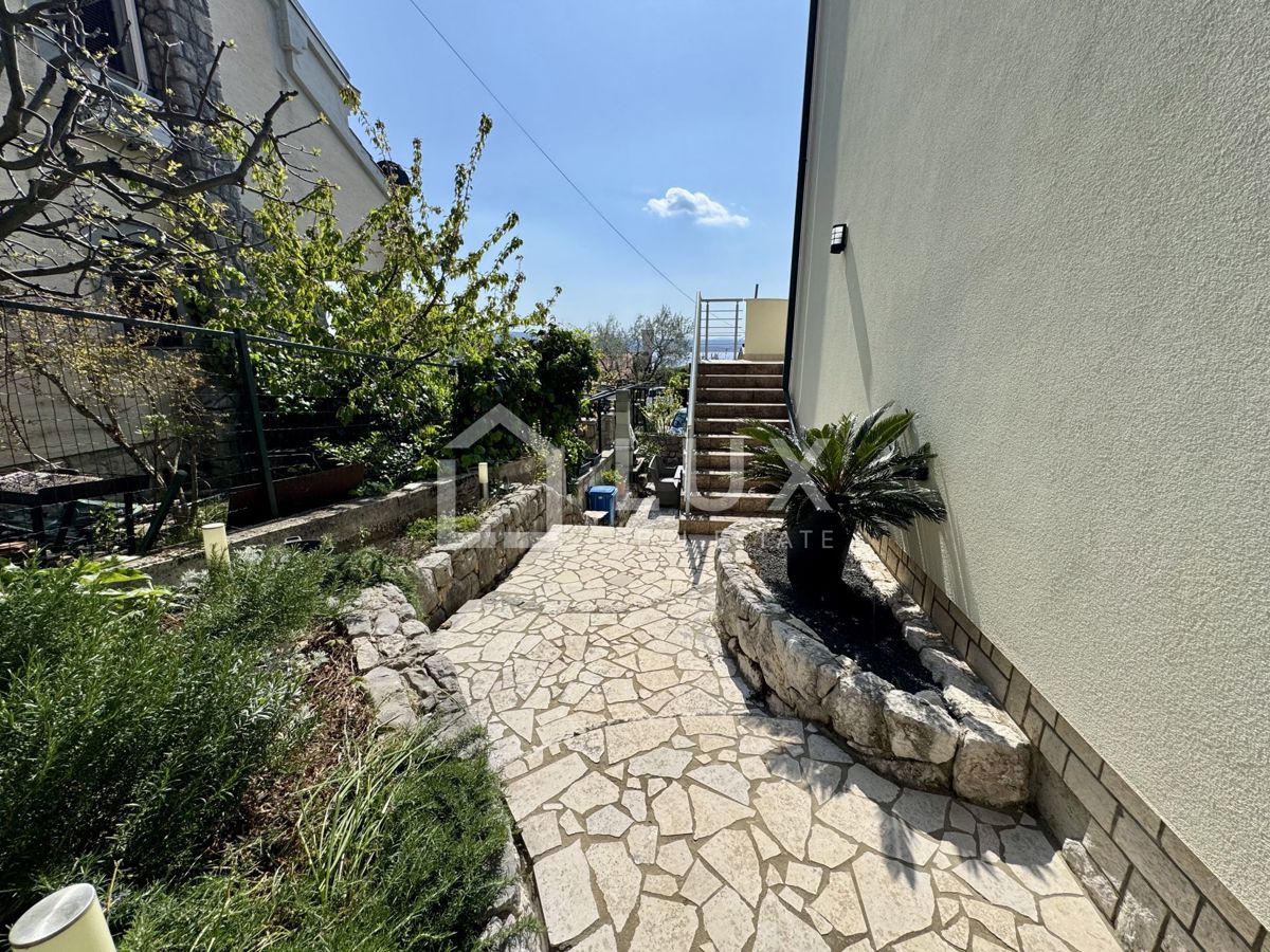 DRAMALJ - apartmajska hiša 2. red do morja