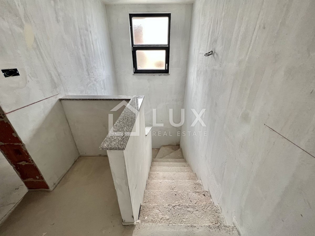 DRAMALJ - novogradnja, stanovanje 118m2, pogled na morje