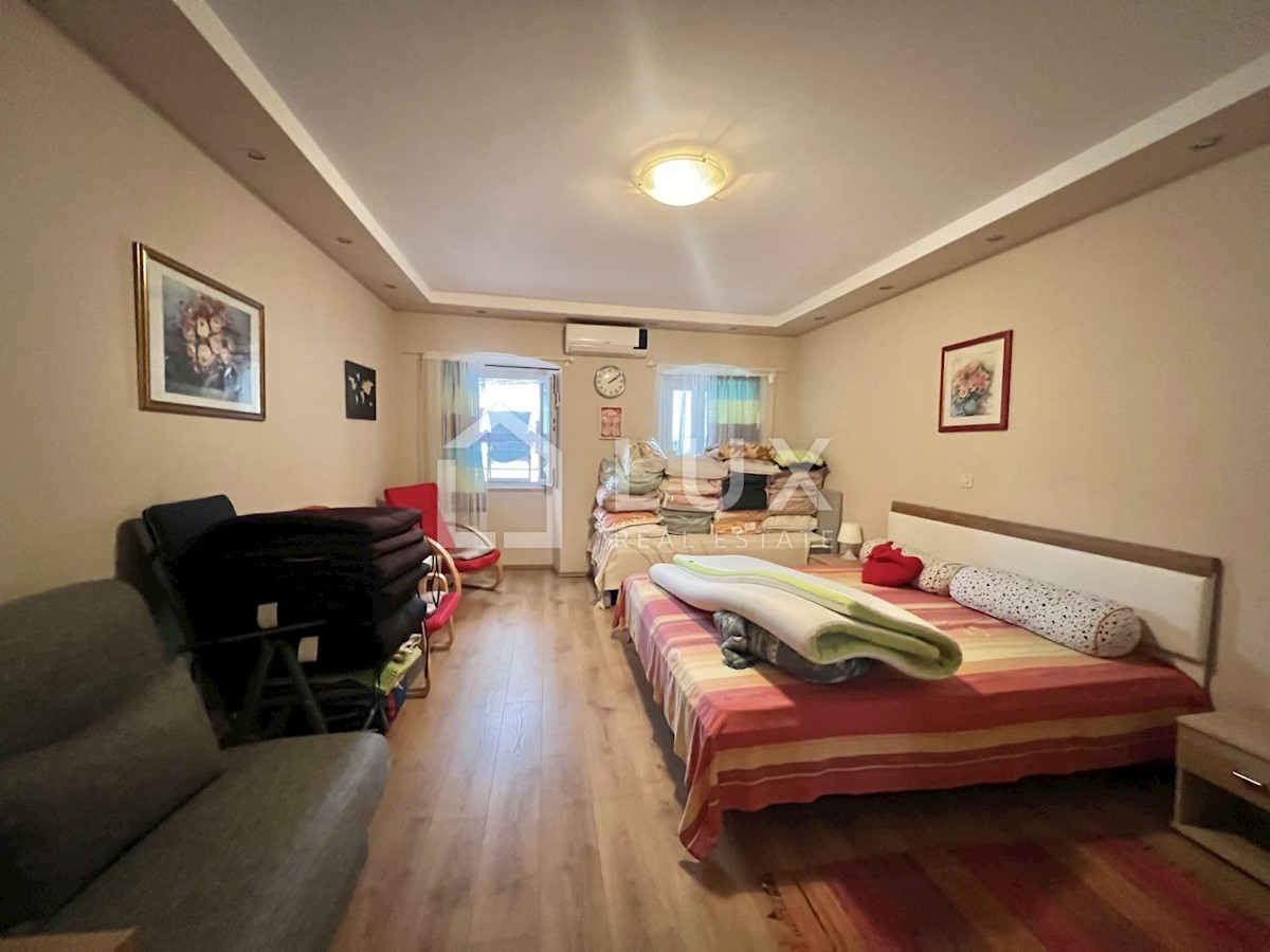 CRIKVENICA - prostorno stanovanje 100m2, center mesta
