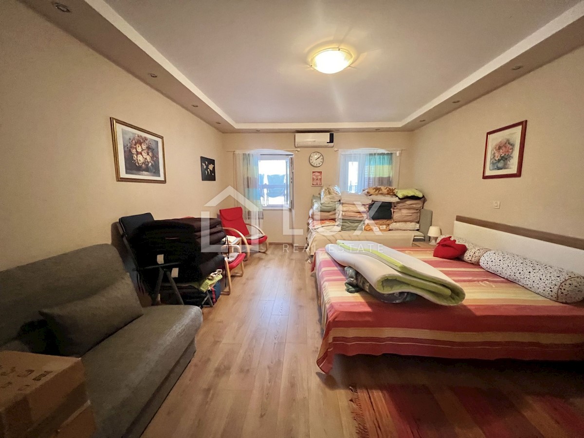 CRIKVENICA - prostorno stanovanje 100m2, center mesta