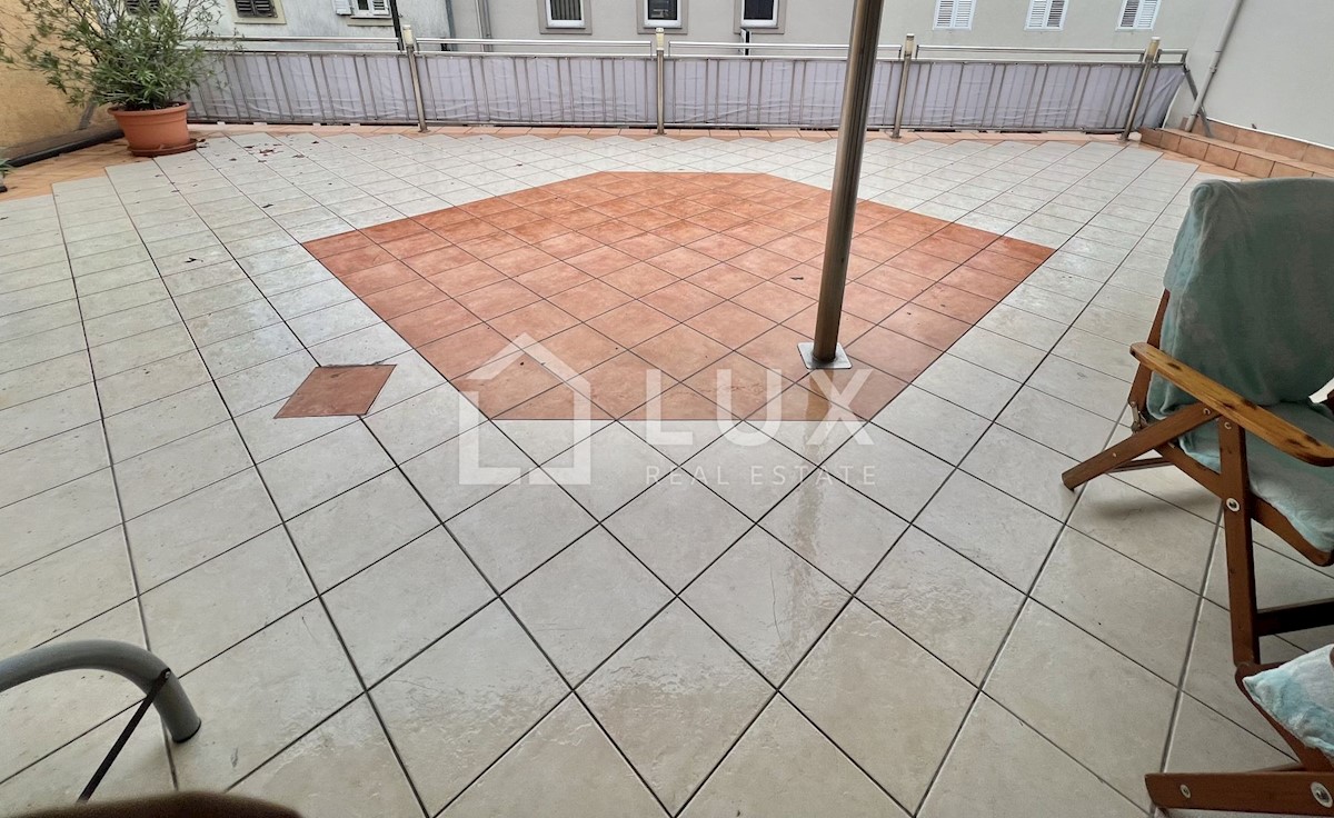 CRIKVENICA - prostorno stanovanje 100m2, center mesta