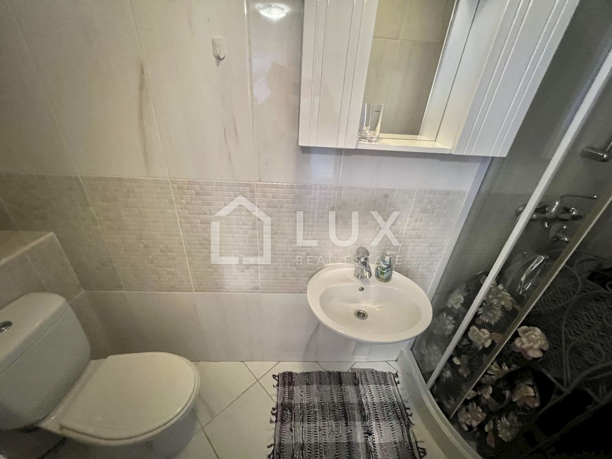 CRIKVENICA - dva apartmaja v centru mesta