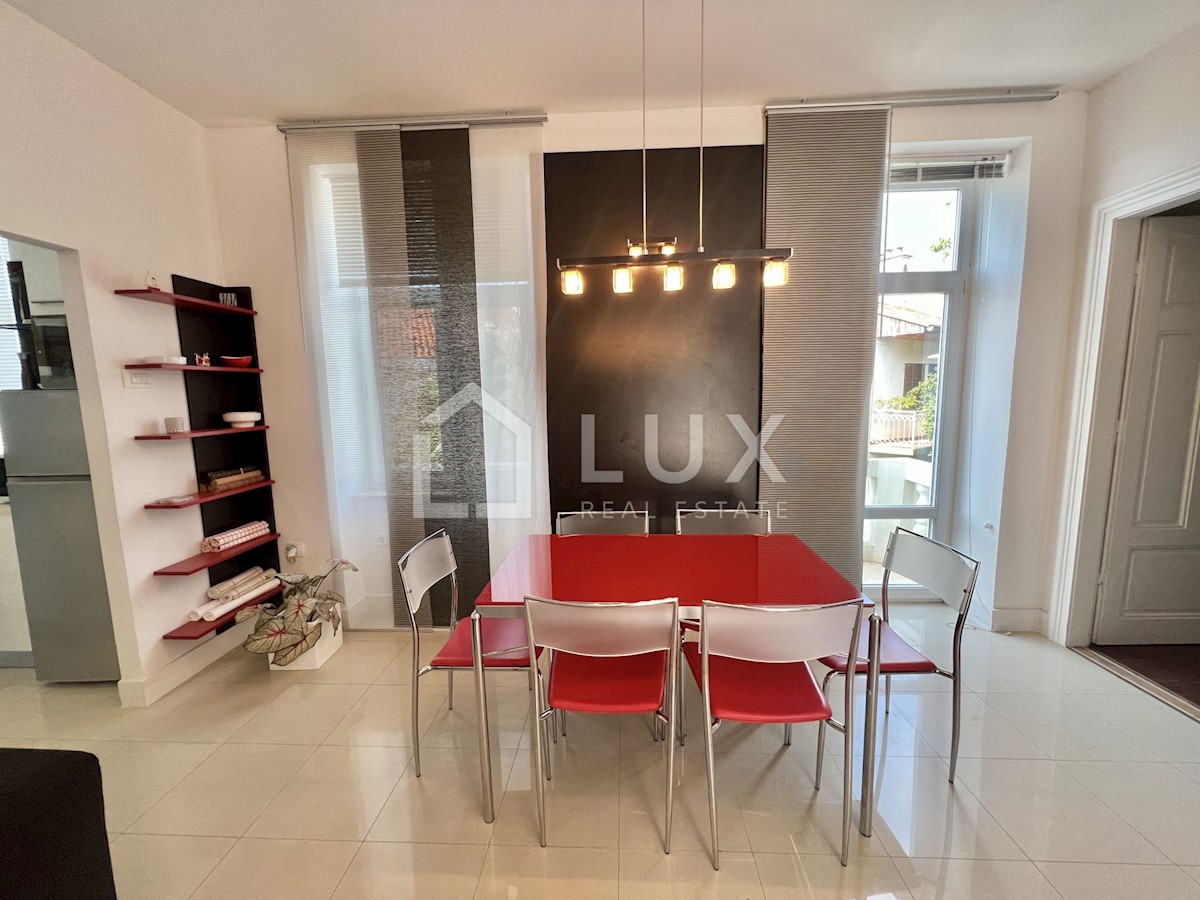 CRIKVENICA - hiša s tremi apartmaji v centru mesta
